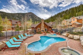 Private Family Friendly 2 Bedroom Townhome Located In East Keystone With Access To Free Shuttle Service